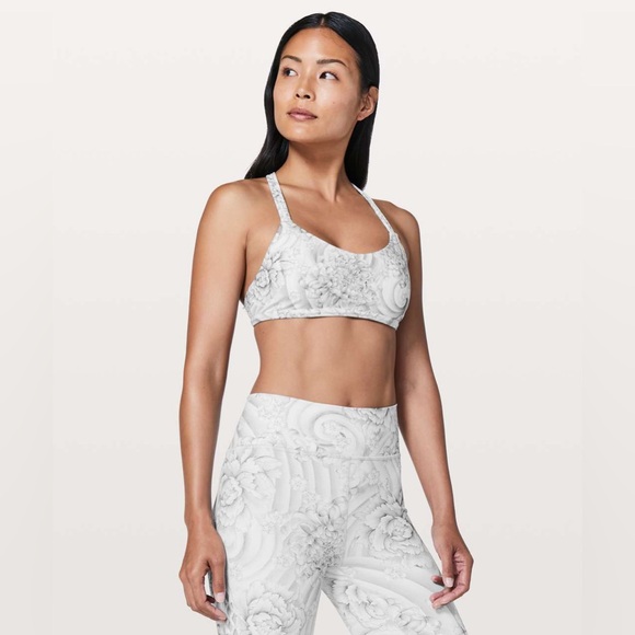 Lululemon Love Knot Bra-Size 4 - Picture 4 of 8